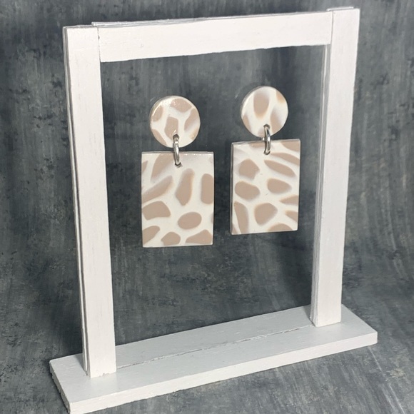 White and Beige Handcrafted Clay - Picture 1 of 2